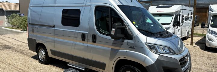 HYMER AYERS ROCK
